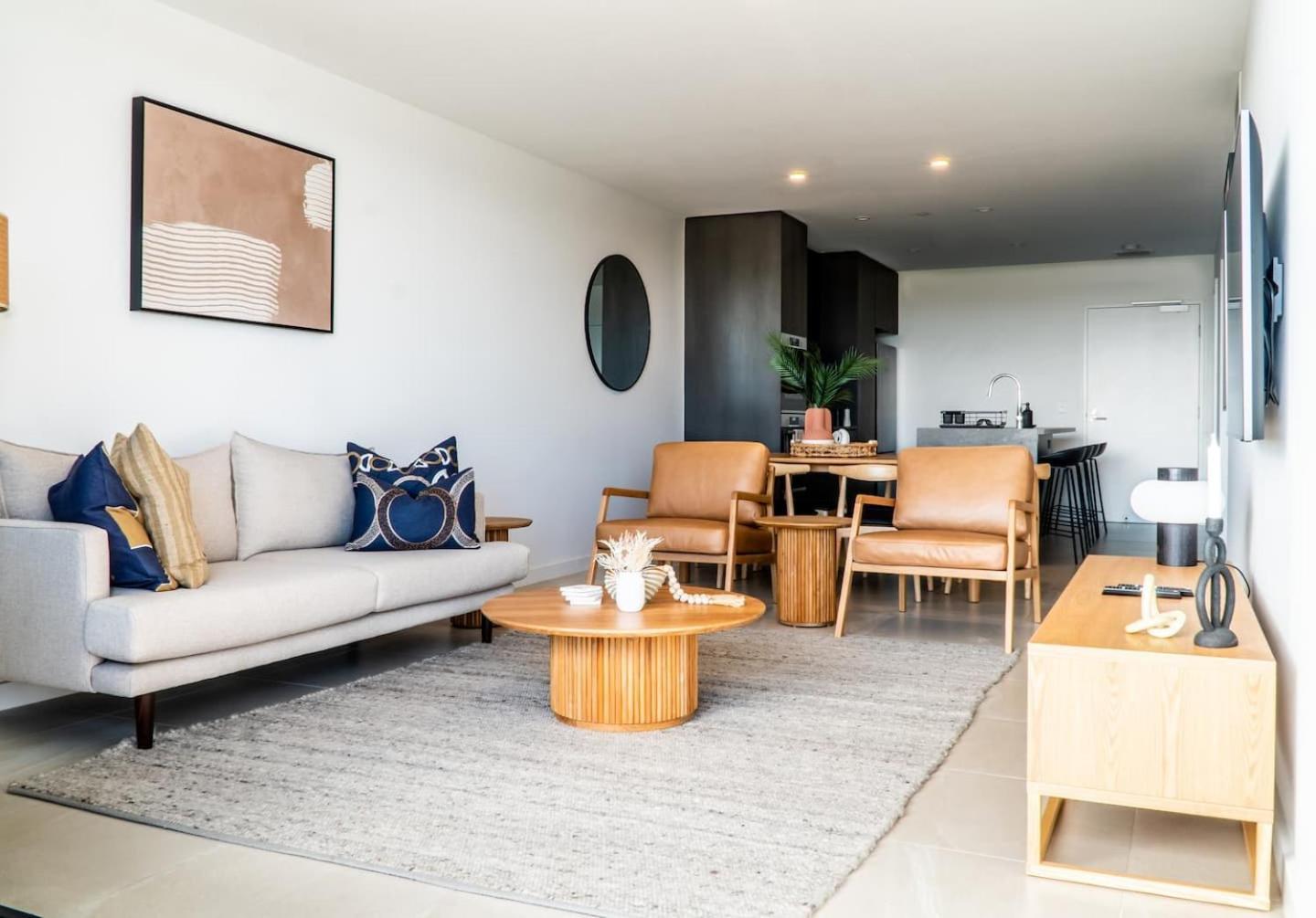 New! Coastal Elegance At Palm Apartment Gold Coast