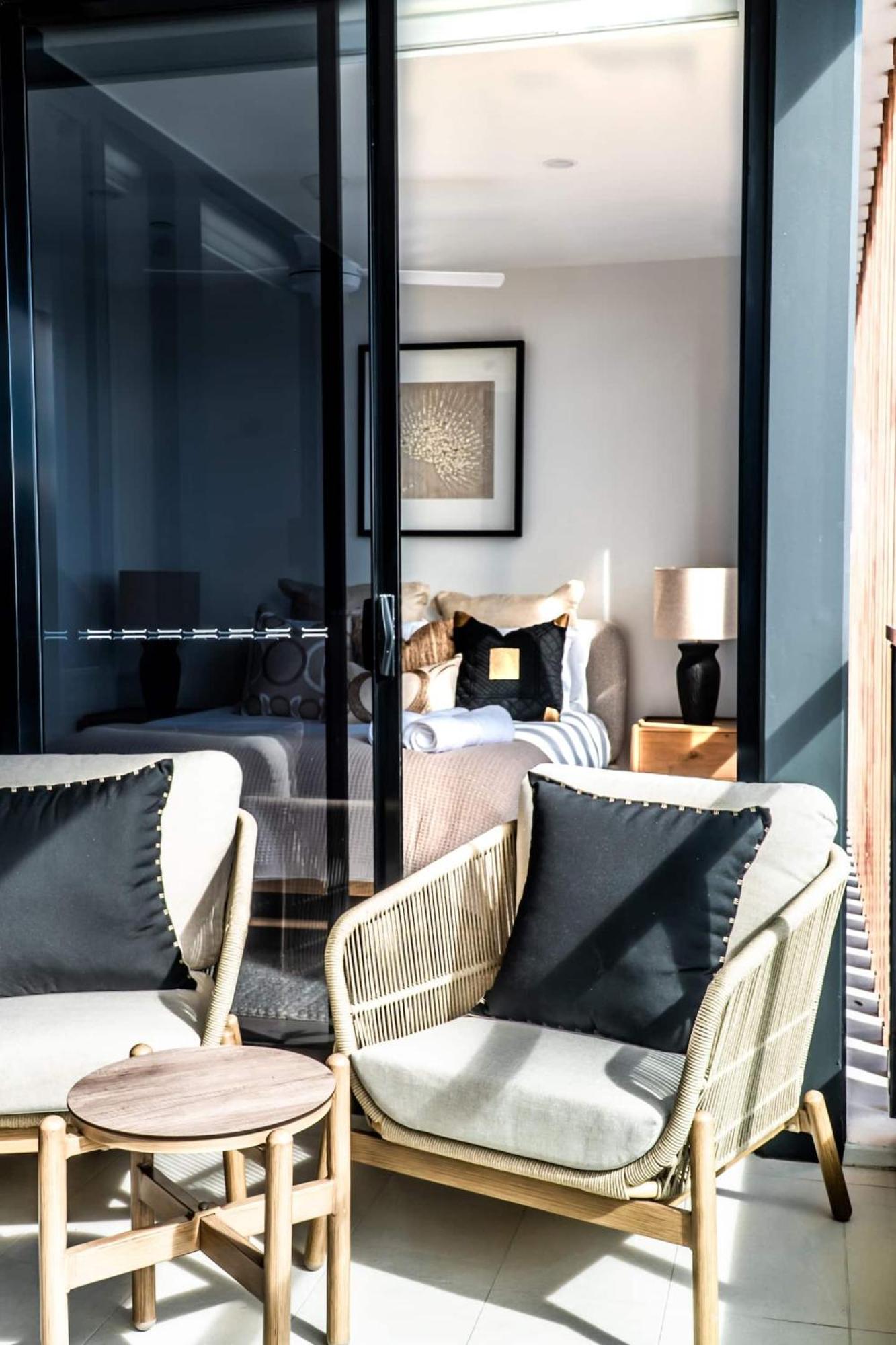 New! Coastal Elegance At Palm Apartment *