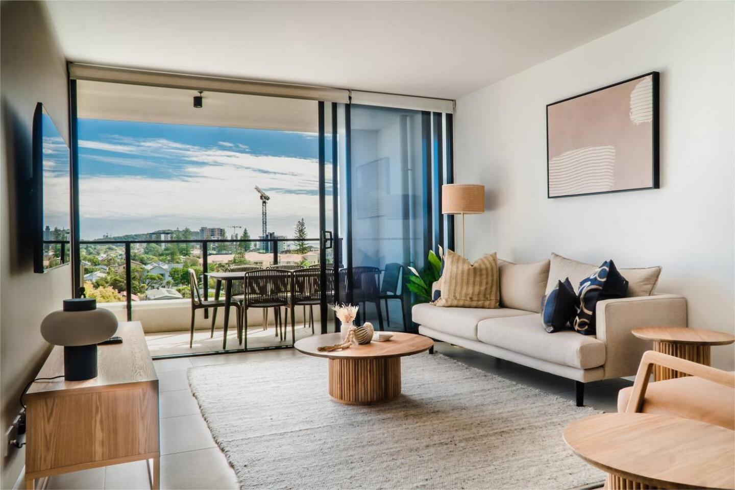 New! Coastal Elegance At Palm Apartment *